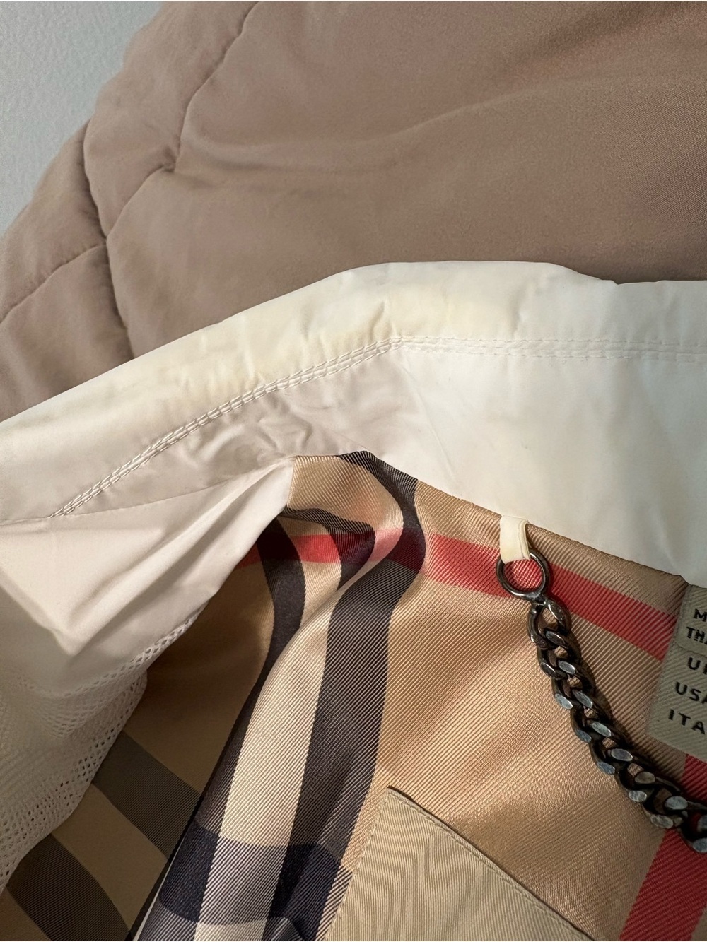 Burberry White Nylon Double-Breasted Trench Jacket with Belt - Picture 12 of 12